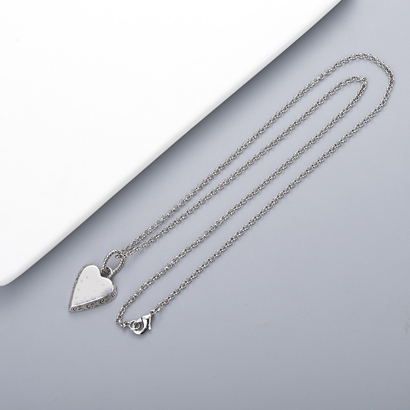

Vintage Heart Pendant Necklace High Quality Silver Plated Necklace Pattern for Couple Necklace Fashion Jewelry Supply linkB