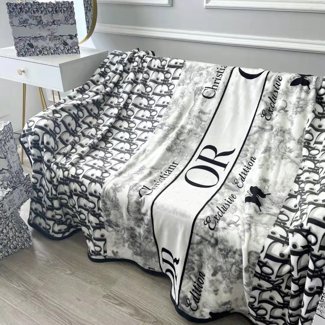 

Light shawl Blanket Home Sofa Bed Sheet Cover Flannel Warm Throw Blankets Four Seasons 150*200CM