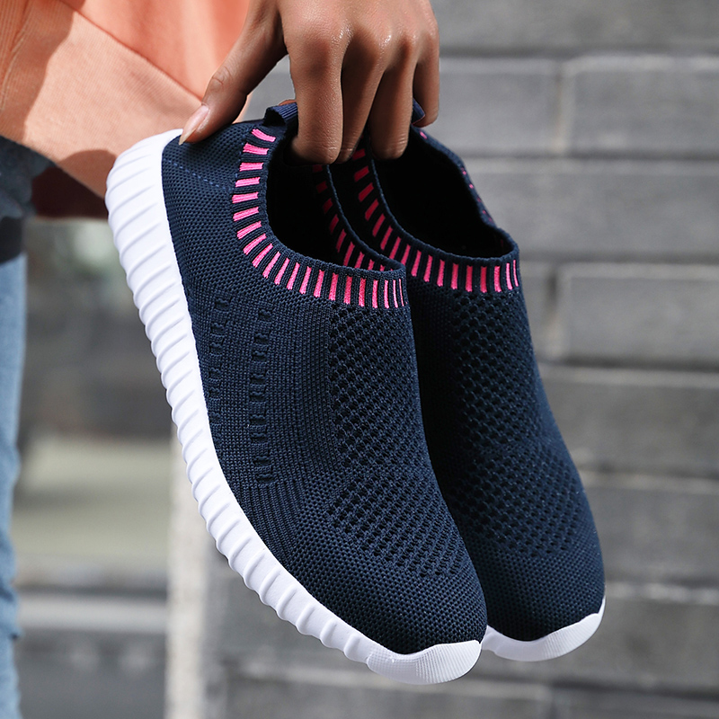 

High Quality Women Sports shoes female flying 2021 spring and summer casual breathable black white red grey mesh womens students running, A2