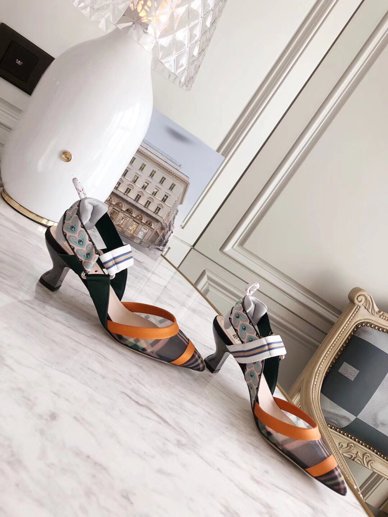 

2021 Good Quality Fashion Women Luxurys Designers Shoes Design1er Sandals Womens Luxury High Heels Sandal Dress Shoess With Box Size 35-41 -L310, Split