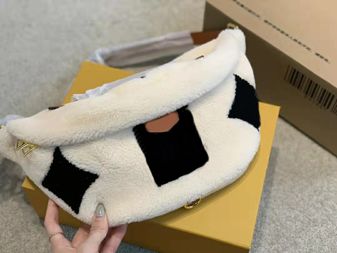 

Unisex Winter Famous Designer Lamb Wool Cross Body Bags Designers Words & Pattern Combine Soft Fur Waist Bag Fluffy Belt Handbags Fashion Wallets Purse white/black