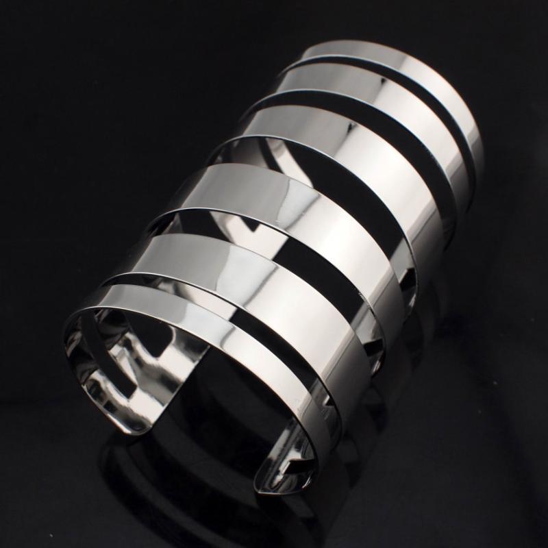 

Bangle Vintage Metal Hollow Out Design Bracelets For Women Statement Gold Silver Wedding Party Fashion Jewelry