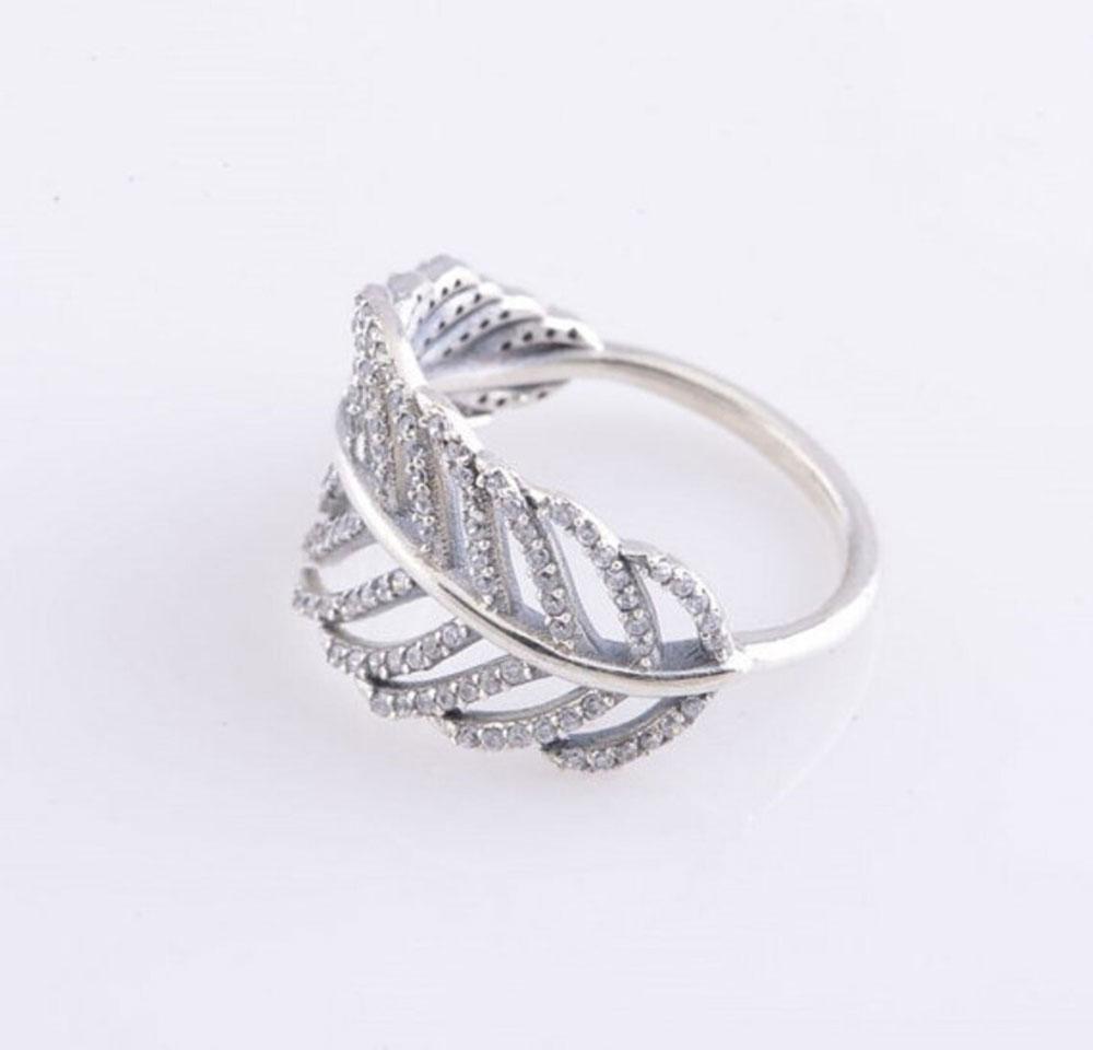 

Factory wholesale 925 Sterling Ring Silver Light As Feather Clear CZ Stones Fit Jewelry Engagement Wedding Lovers Fashion Ring For Women