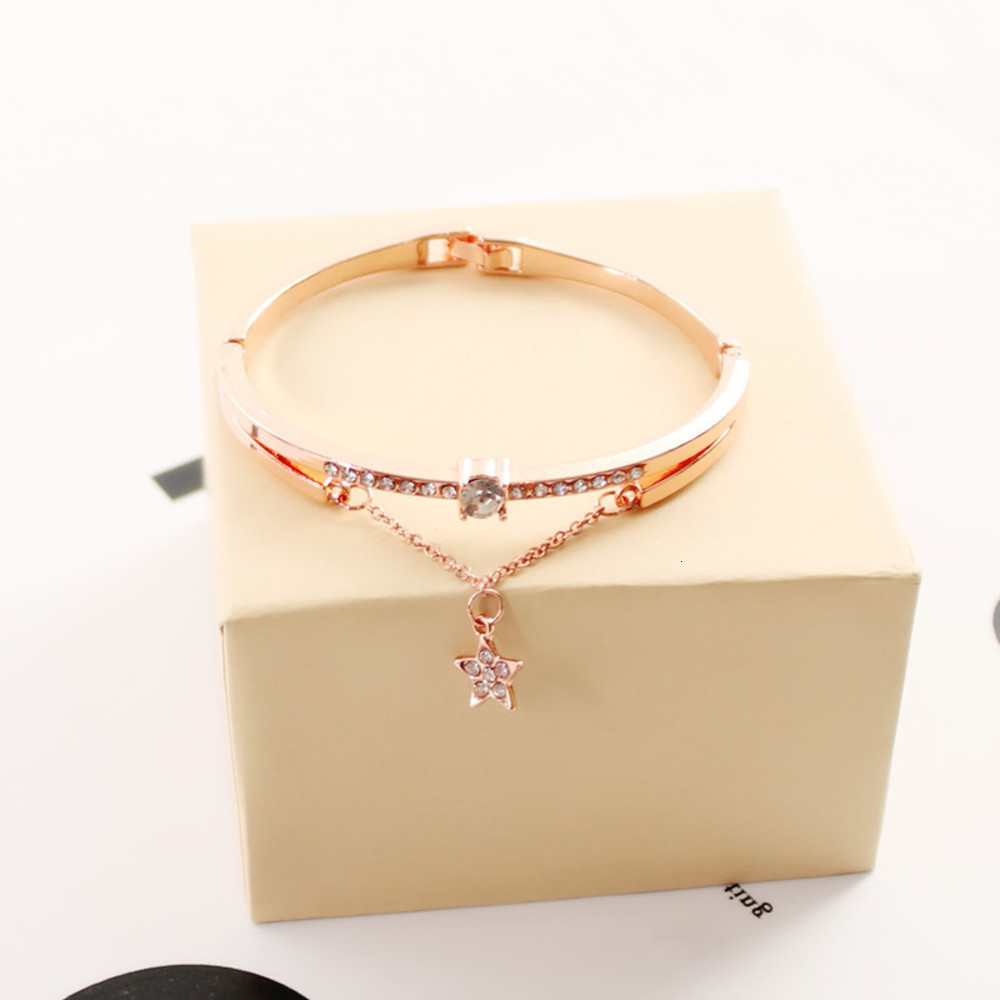 

Hand catenary heart ins Bracelet design network Red Girl Korean version concise jitter net red Pendant tiktok tide, Golden;silver