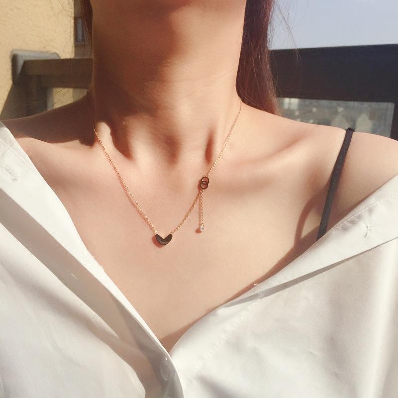 

Pendant Necklaces Titanium Steel Necklace French, Heart-shaped Personality Temperament Collarbone Chain Choker For Holiday Gifts