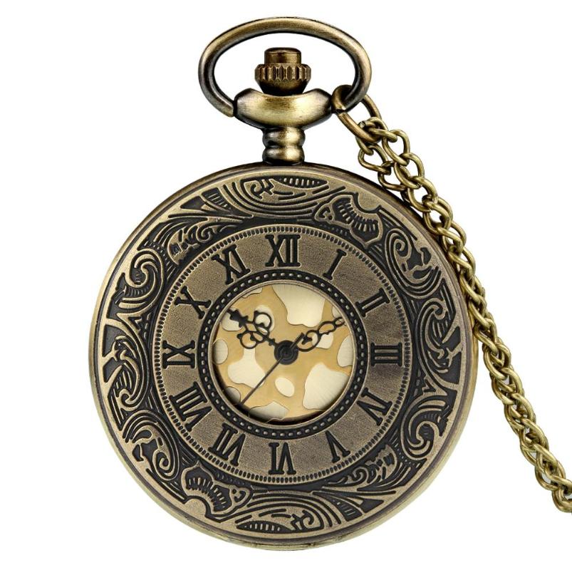 Montres de poche Rétro Bronze Creux Flip Quartz Montre Chiffres Romains Cadran Or À La Mode Et Durable Chaîne Pendentif Collier Cadeaux