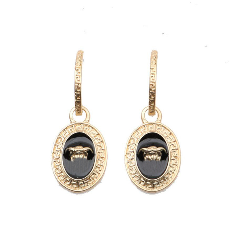 

Luxury Designers Earrings Ear Stud Women Designer Brand Letters Elegance Temperament Simple Womens Ladies Wedding Party Jewelry Accessories ER0106