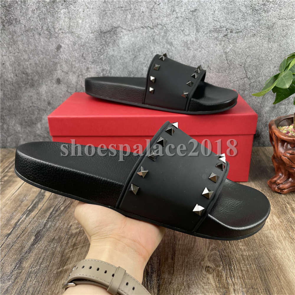 

Men Women Slides with Box Ladies Beach Slipper Espadrilles Rivet Stud Slippers Non-slip Leather Mens Casual Spikes Shoes Rhinestone Flat, Black white word