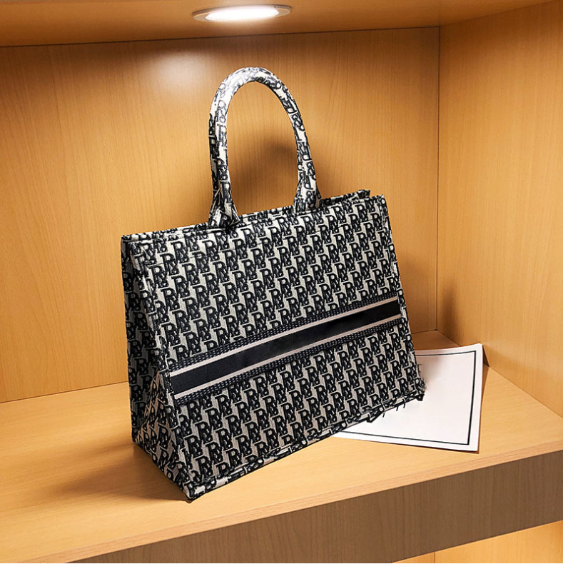 

Top 7A+ Quality Luxurys Designer Shoulder Bags Woman Fashion Classic Handbags Embroidery Limited Edition Lady handbag Practical tote Travel Shopping bag D family, Contact us
