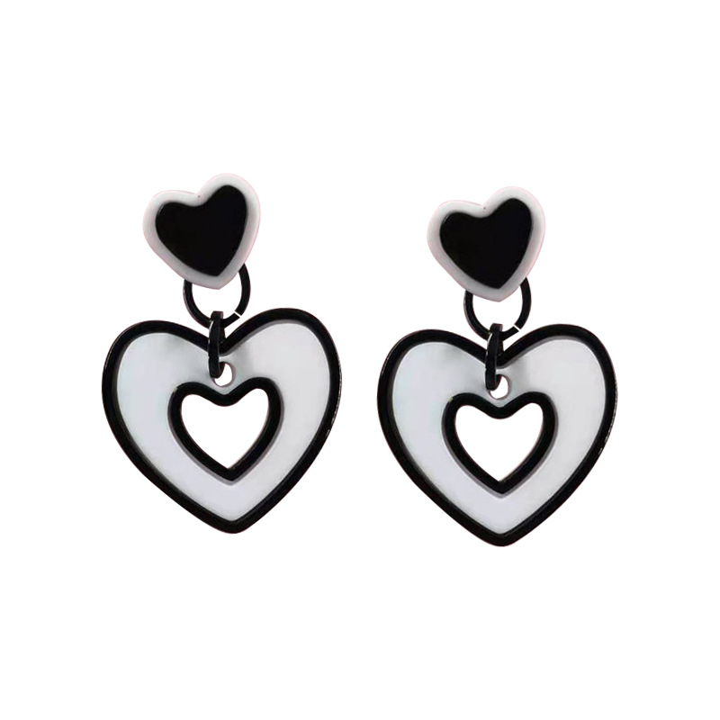 

Acrylic Heart Pendant Creative Charm Earrings Cassic Black and White Art Love Geometric Earring Resin Simple Versatile Temperament Ear Jewelry Gifts