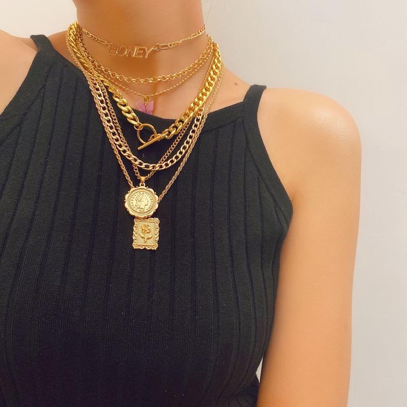 

Pendant Necklaces Bohemian Geometry Round Choker Multilayer Necklace For Women Butterfly Gold Color Clavicle Chain Vintage Jewelry