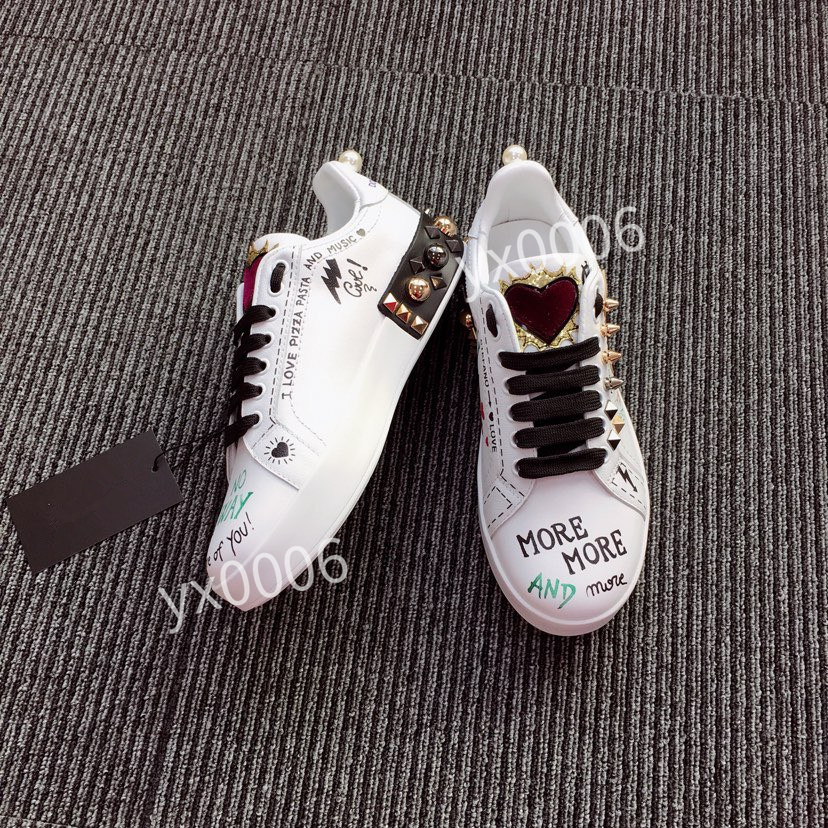 

Men's shoes spring and autumn a foot gold embroidery fashion shoe new trend bean fisherman board shos Zapatos Hombre hc190706, Choose the color