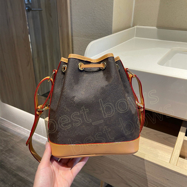 

Luxurys designers high Quality Ladies 2021 shoulder Bucket bags handbag Women fashion mobile phone wallet small totes Artwork handbags Printed Letter mini bag, No bags