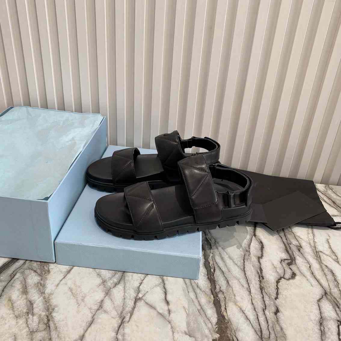 

Bottom Slippers Triangle Bandage Luxury Designer Women Sandals Crystal Calf Leather Classic Quilted Platform Fashion Casual Shoes Size 35-41 with Box