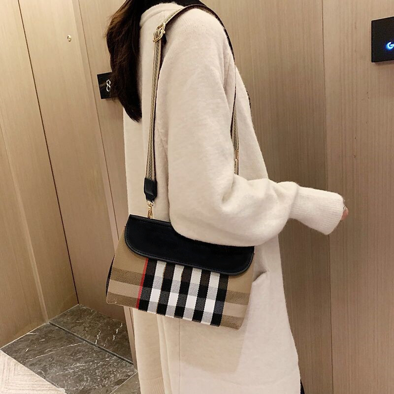 

Wholesale canvas big brand fashion hip-hop ladies shoulder bag female chest bag ladies casual bracelet handbag retro presbyopic wallet messe, Customize