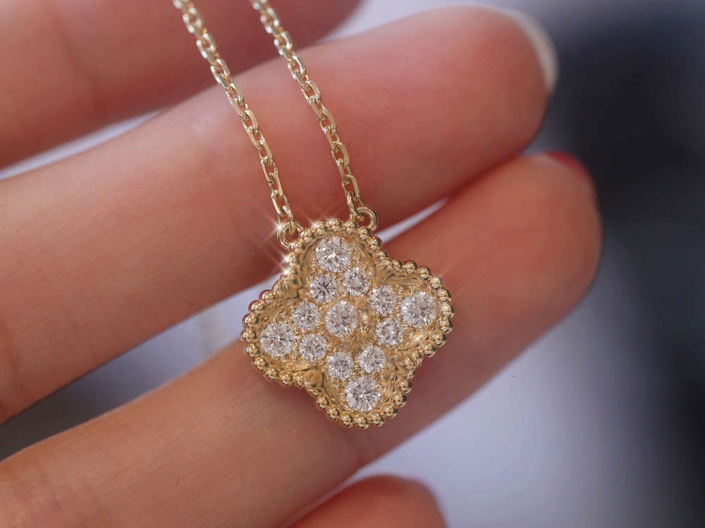 

Fashion trend gold full diamond clover necklace female simple wild ins clavicle chain gift anniversary accessories