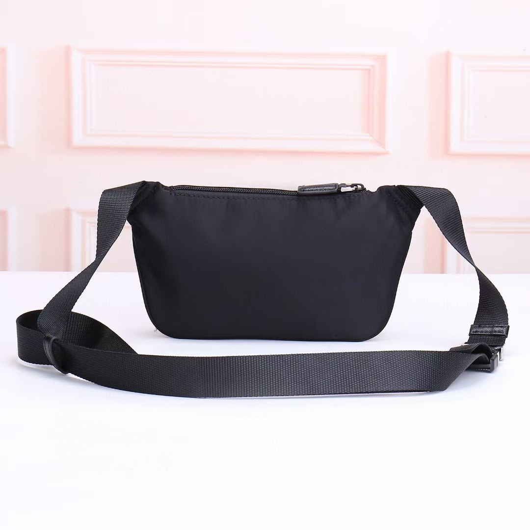 

designer fanny pack fashion bag trigon logo, Black