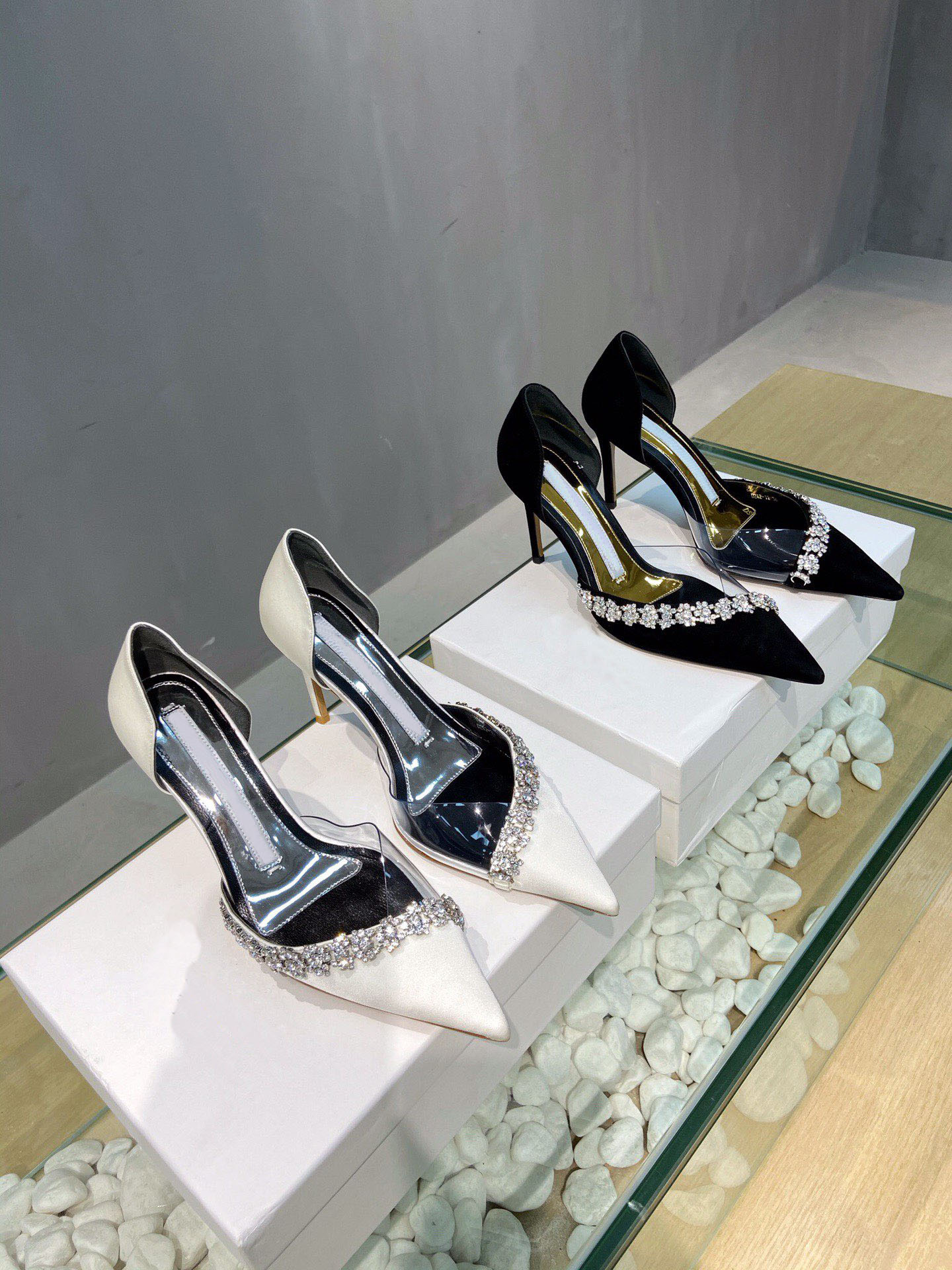 

Luxury high heels women's leather shoe with rhinestones flower ornaments surround crystal single shoess designer black stiletto ladies wedding party dress, Customize