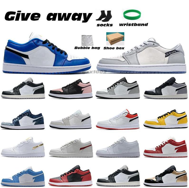 

High Quality 2022 Game Royal 1 Mens Basketball Shoes Low Court Purple White Red Shadow Glow Bred Gray Black Toe Designers 1s Women Skateboard Shoe B12, Shoes (24)