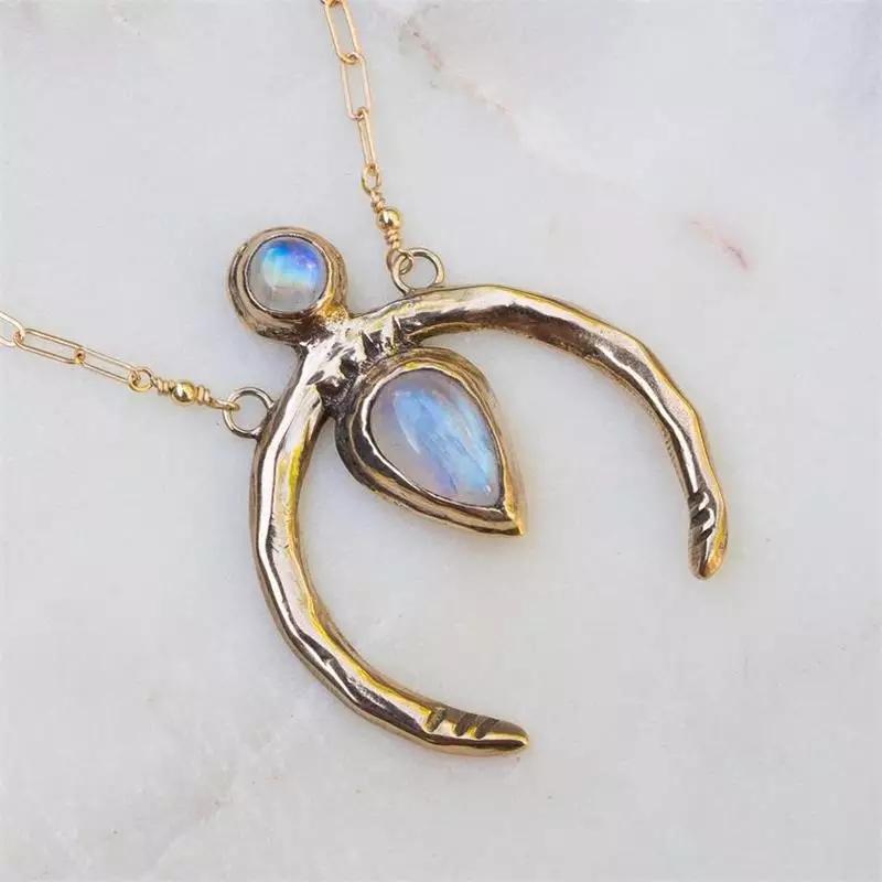 

Pendant Necklaces Creative Vintage Moonstone Chain Nacklaces For Women Charm Gold Color Crescent Pendent Necklace Female Jewelry Gift