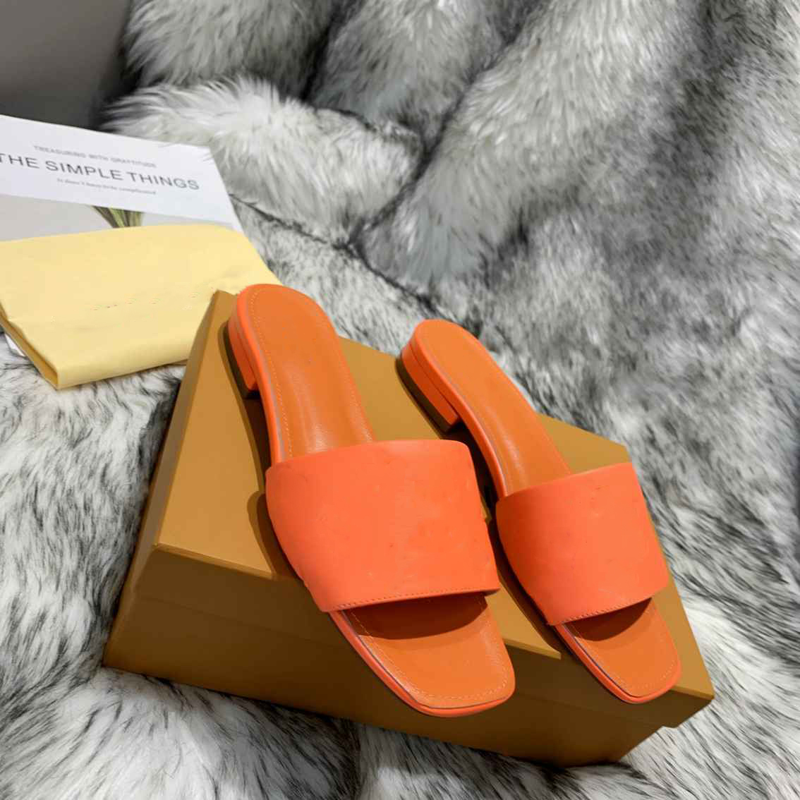 

Wholesale Revival Flat Mules Slipper Men Women Slides Sandals Designer Shoes Black Pink Orange Blue WATERFRONT White Leather Flip Flops, 1#