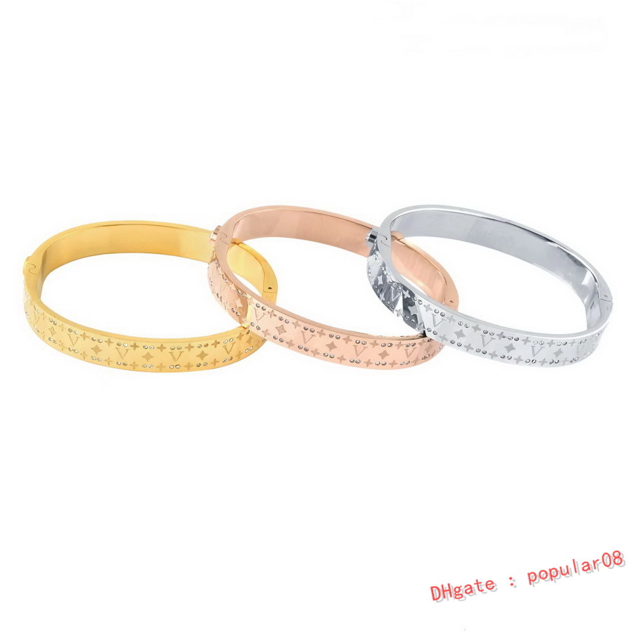 

Europe America Fashion Style Men Lady Women Titanium steel Engraved V Initials Flower Single Rivet Nanogram Strass Bangle Bracelet M64861