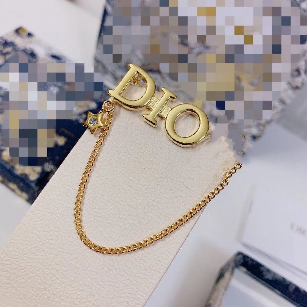 

02CO 70%OFF 02CO D home / Dijia 2021 new CD letter fashion simple Brooch women's net red high qua, Gray