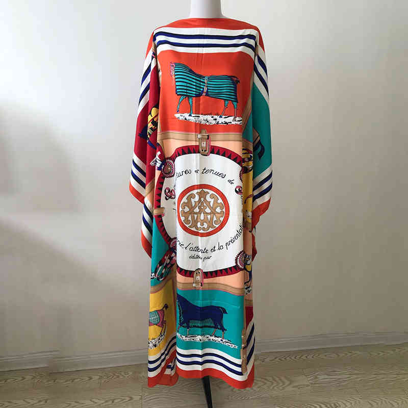

DEAT Kuwait Bohemian Silk Dress Women Horse Print Batwing Sleeve Loose Thin Silky Slash Neck New Summer Fashion AM946 210429, Gray