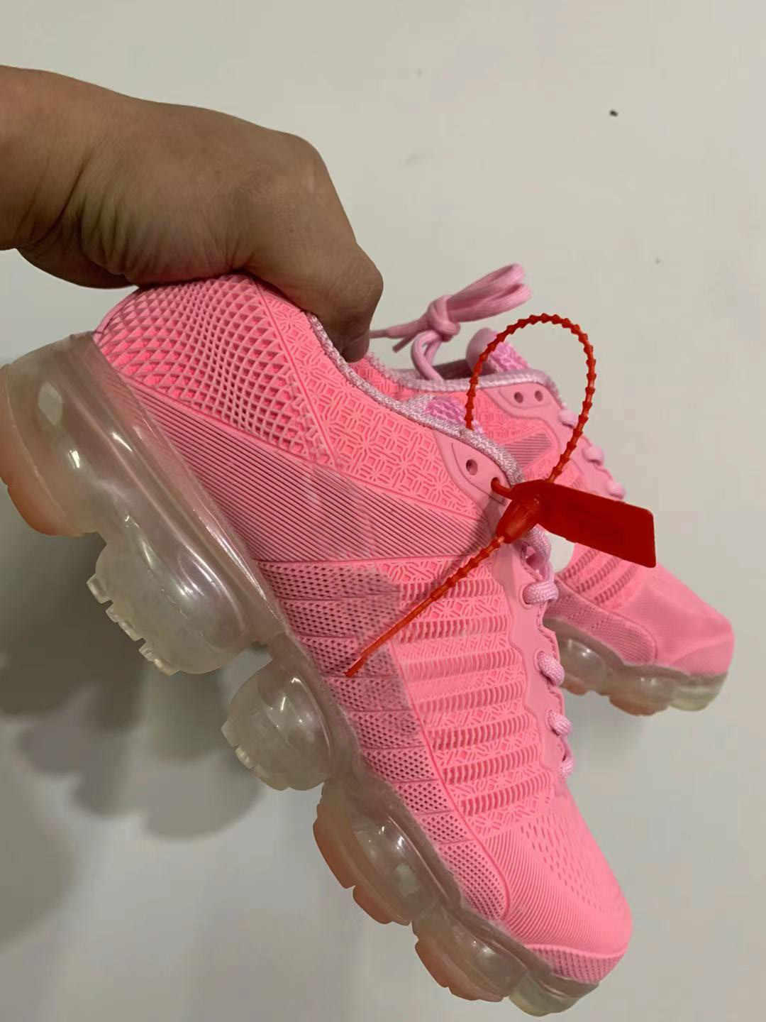 

Air Max Tn Plus Running Shoes Vapormax 2.0 3.0 Sports Sneakers Flyknit Airmax 97 97S Mens Womens Trainers Jogging Walking Shoe 2021 2022 Black White Grey Vapors