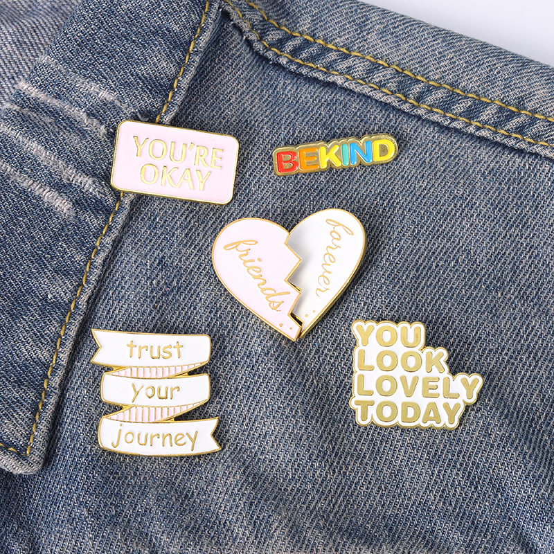 

letter bekind i am ok Enamel Brooches Pin for Women Fashion Dress Coat Shirt Demin Metal Funny Brooch Pins Badges Promotion Gift 2021 New Design