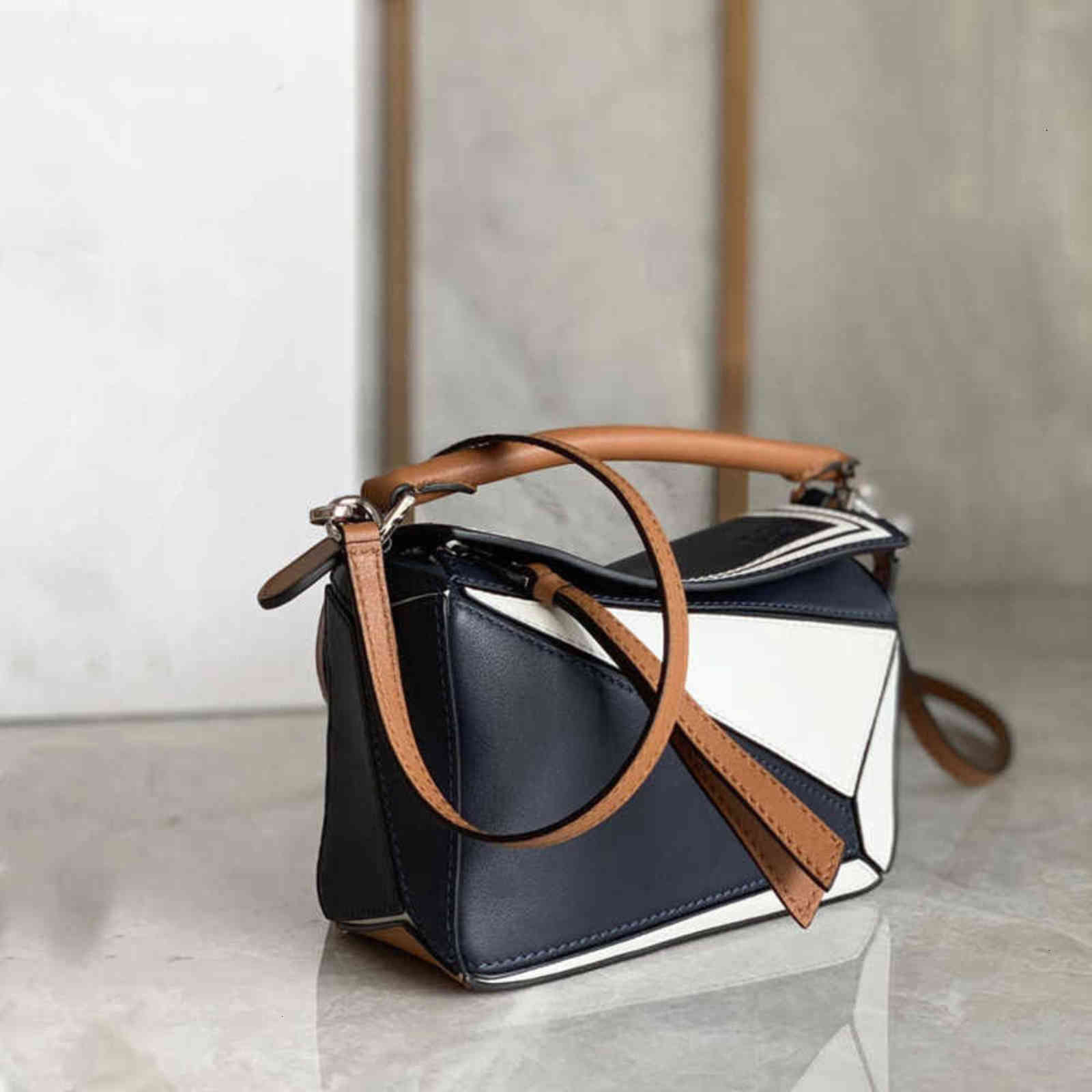 

7A Designers Navy style and color shoulder bag The theme is nautical 38750 Adopt the texture soft calfskin multi-color splicing Hand1th, Box