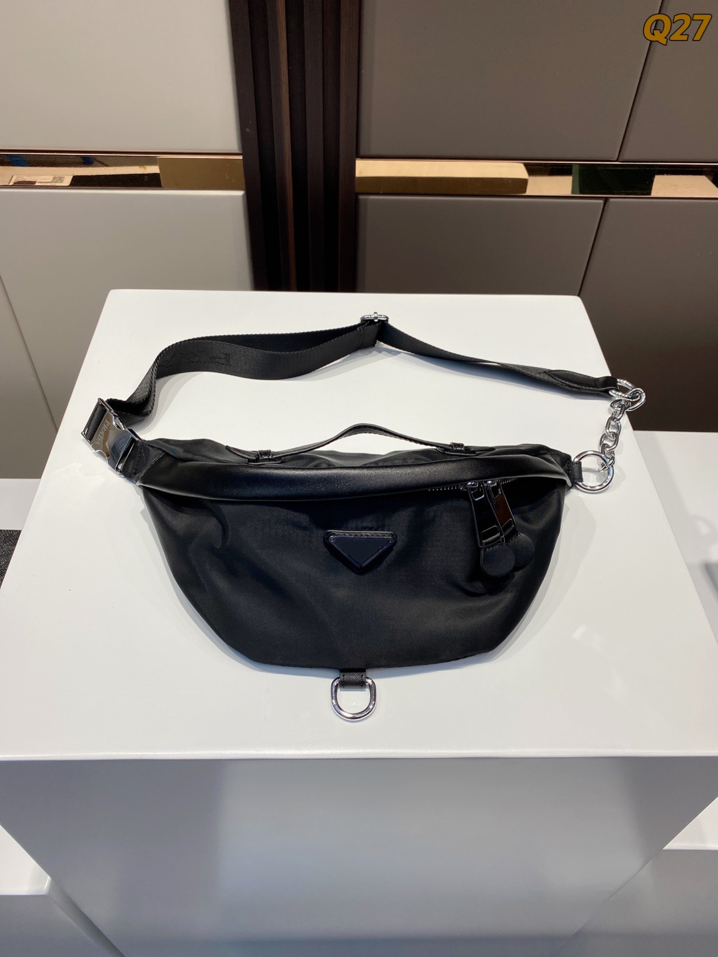 

Men's black nylon outdoor sports belt bag