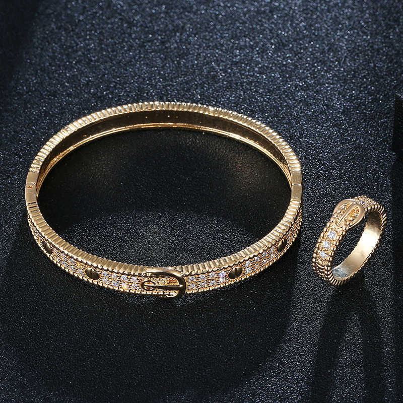 

Cibo Clown Sell Belt Buckle Micro Inlay Zircon Bracelets Hand Ring Finger Temperament of Copper Fittings Q0719
