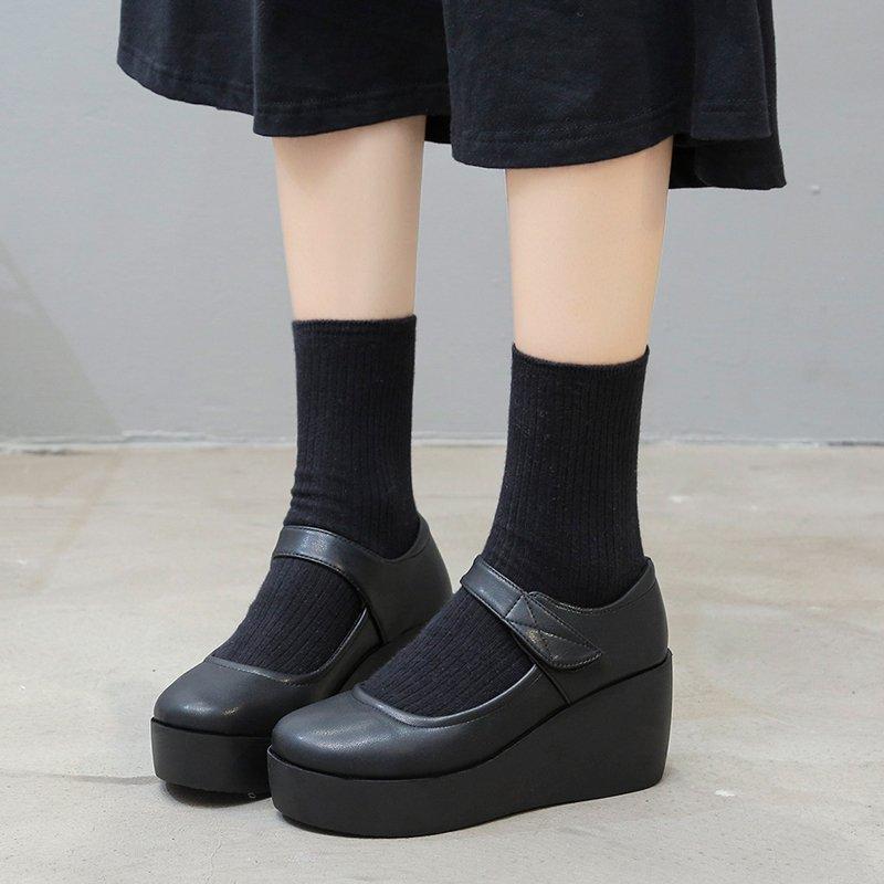 

Dress Shoes Women Sneakers Leather 2021 Autumn Casual Single Female Fashion Black Comfort Slip-On Platform Vulcanized