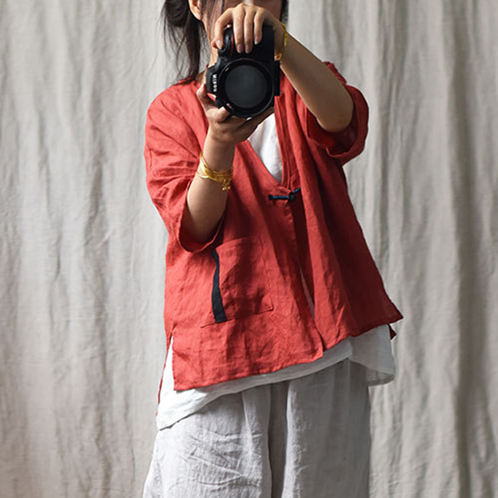 

Johnature Women Vintage Shirts Ramie V-Neck Short Sleeve Blouses Solid Color Summer Loose Pockets Button Female Shirts 210521, Lake blue