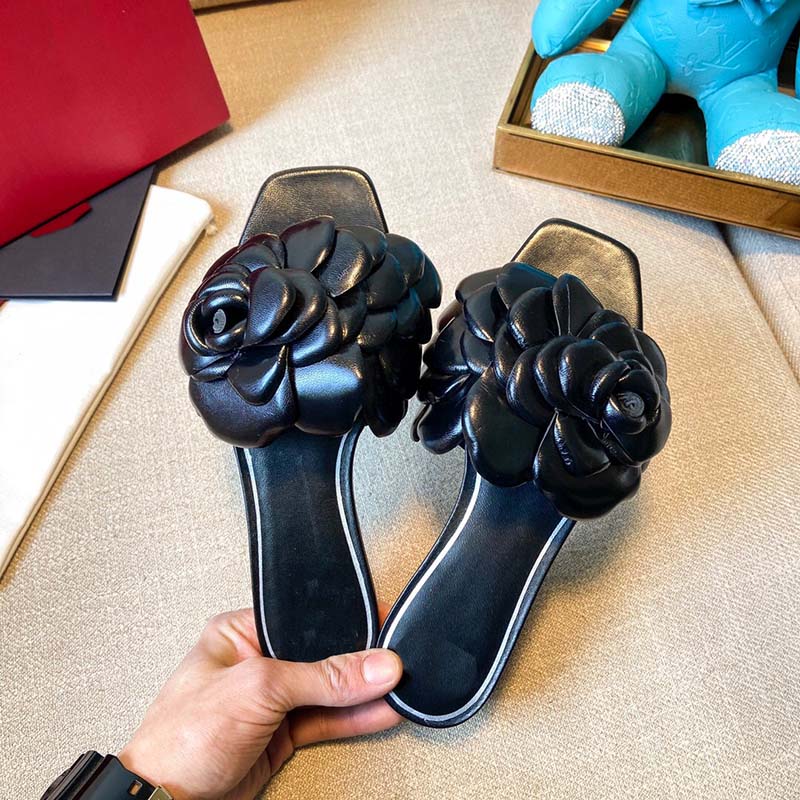 

2021 summer women slippers fashion Genuine leather flower petals Slipper Flip Flops Sandals Ladies Casual Flat Slides large size35-41, Red