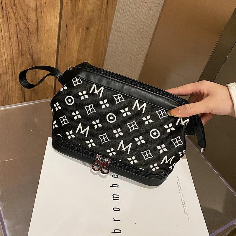 

Flower Toiletry Bag Luxury Designer Makeup Bags Korean Fashion Cosmetic Classic Organizers Storage Girls Travel & Cases, Black