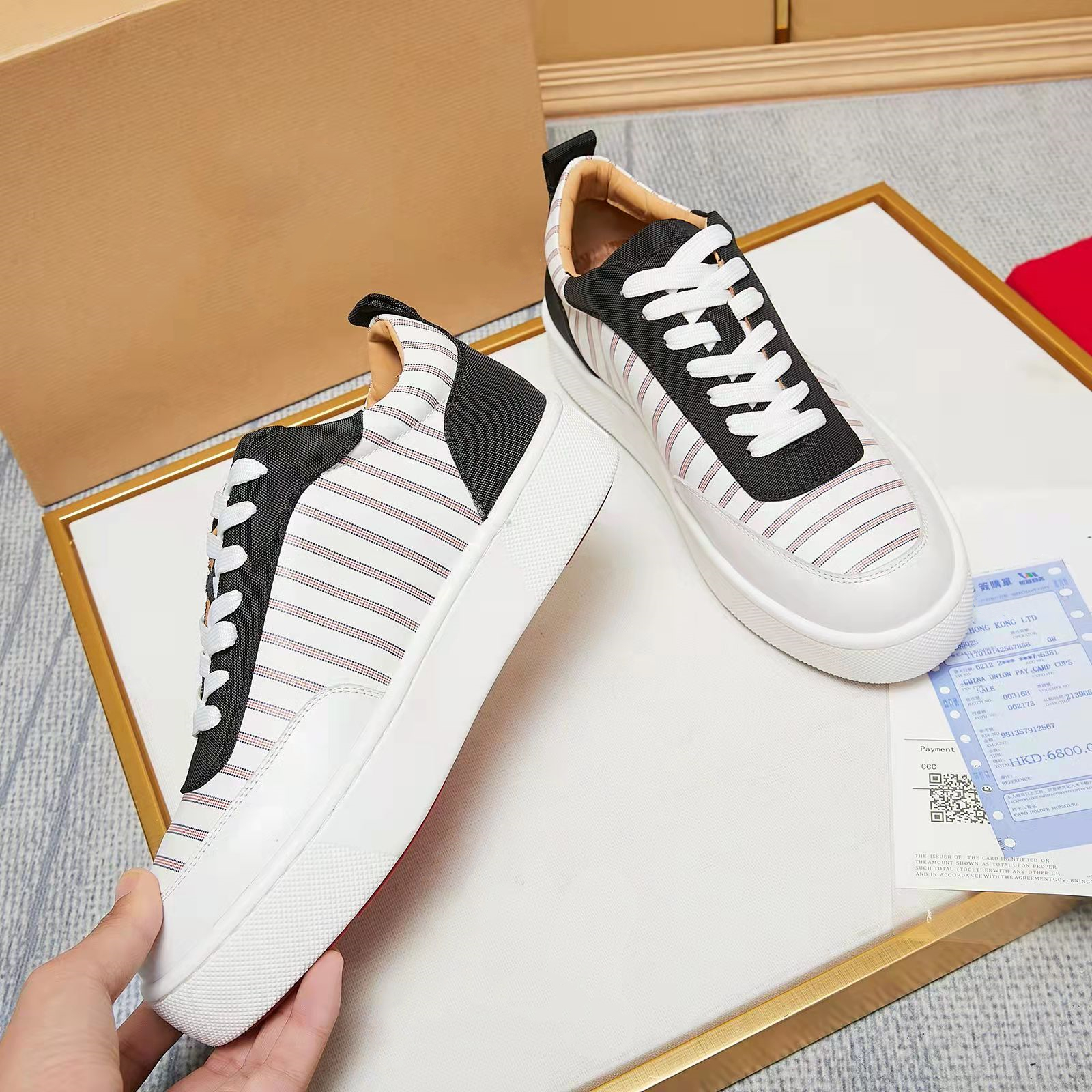 

2022 Early Spring Men Women Flat Casual Shoes Designer Fashion Rivet Platform Couples Sneakers High Quality Leather Wearproof Board Shoes Leisure Trainers Luxury, Color1
