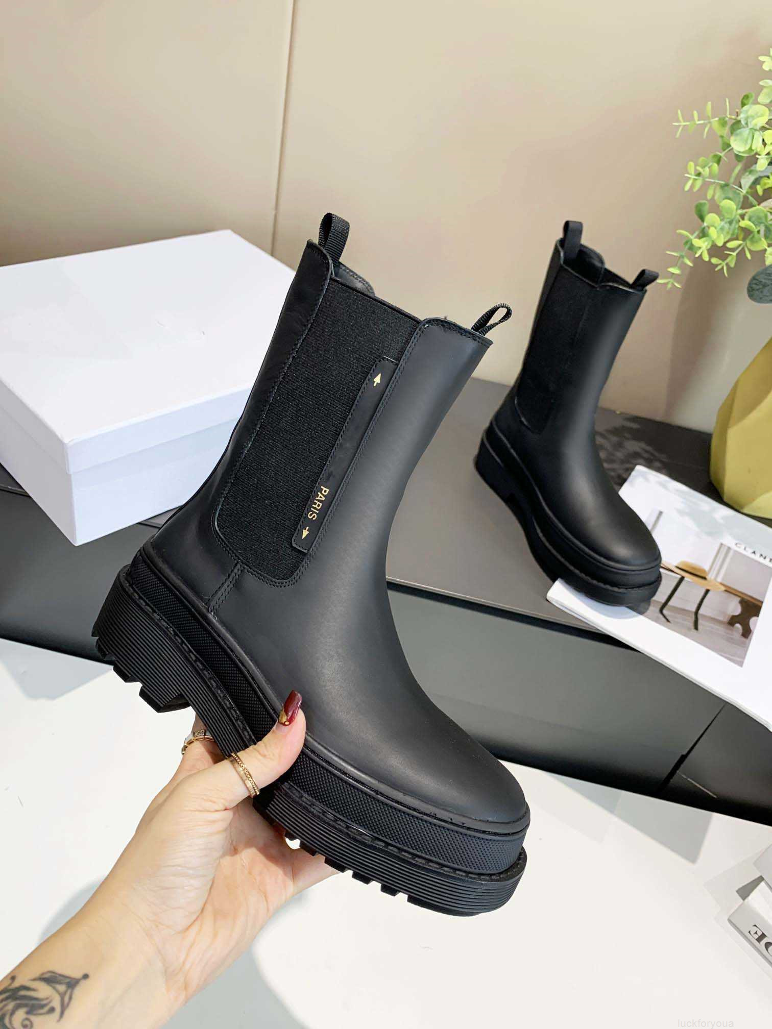 2022 Women Designer Trial Ankle Boots Lady Luxury Martin Boot Outdoor Winter Leather Flat Sneakers with Box Size Eur 35-41