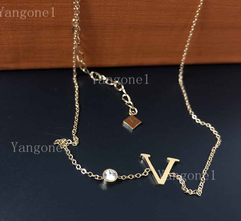 

Fashion Vintage Letter Pendant Necklaces Titanium Steel Short Chain Necklace Jewelry Couple Gift Christmas Highly Quality, Silver