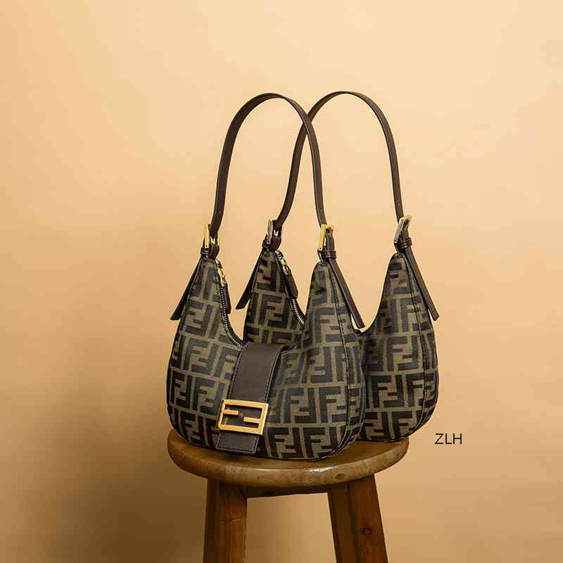 

large-capacity handbagsWomen Luxurys Designers Autumn and Winter New Underarm Bag Women's Net RedDesigner Bags, Old flower silver clasp