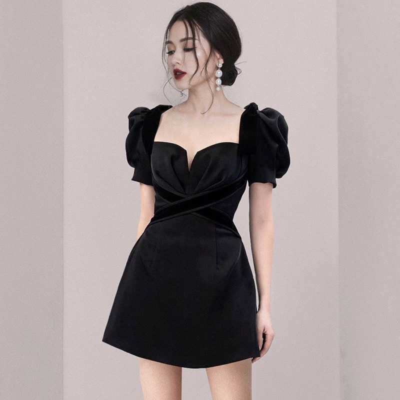 

Summer Women' Retro Black Square Neck Mini Dress Elegant Fashion Puff Sleeve Slim A-Line Vestidos Female 210526
