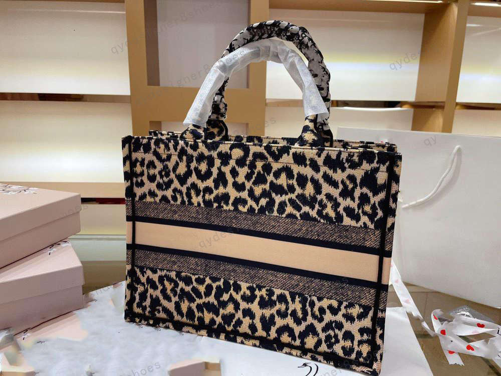 

Bag spotted Leopard print Luxury Handbag Top Quality Texture Crossbody Fashion casual Chain Shoulder, Make up the freight link;don't buy