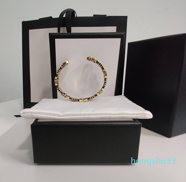 

Best Selling Open Bracelet Retro Style for Woman Fashion Styling Hot Sell Bracelet Top Quality Slippery Jewelry Supply