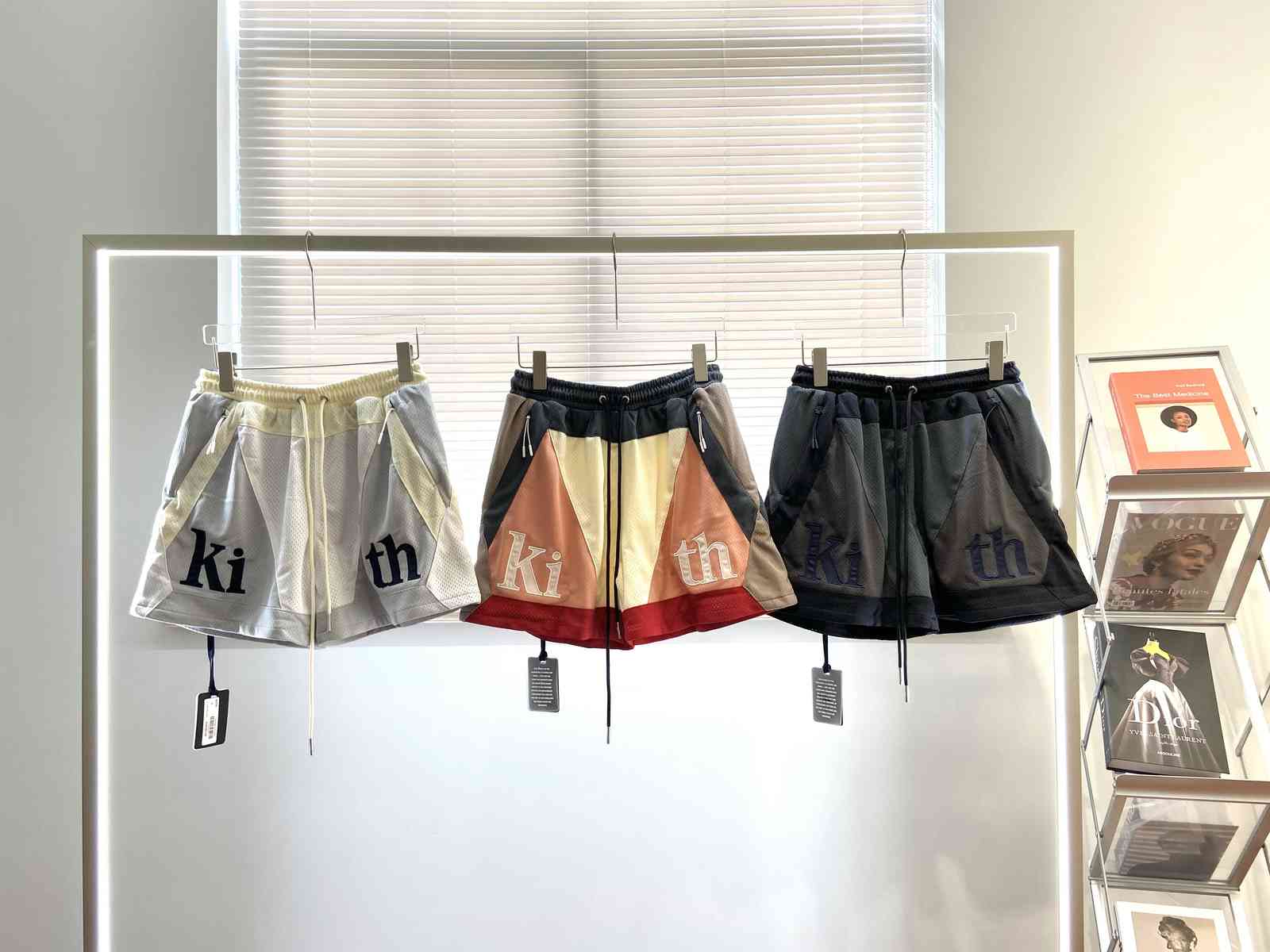 

kith Correct version 21ss letter embroidery color matching double layer mesh breathable sports casual pair shorts, Black