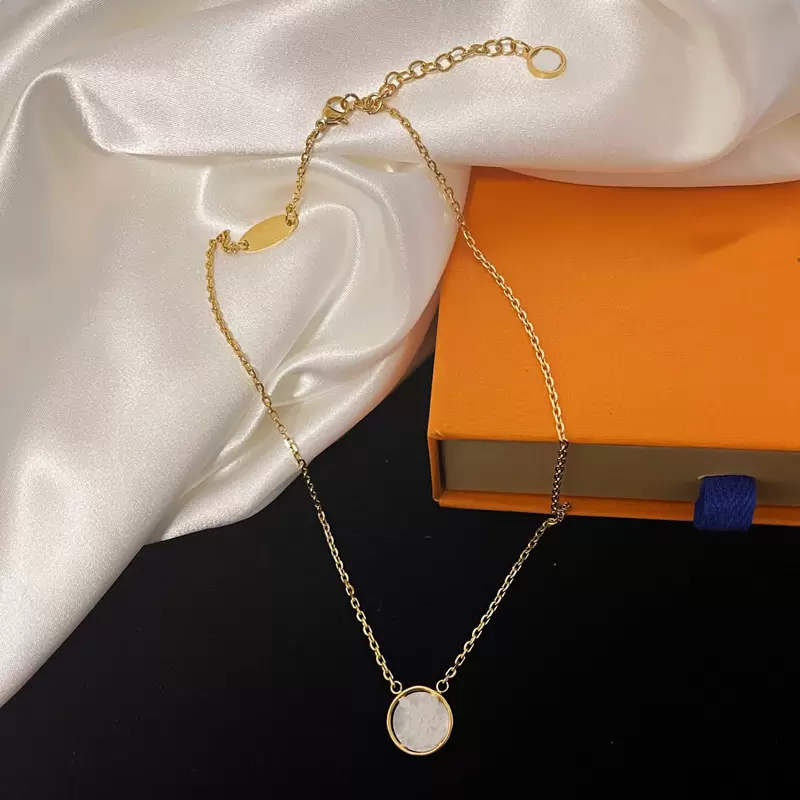 

Shell Bracelet Designer Pendant Bracelets Necklaces Fashion Necklace for Woman channel Jewelry Pendants Multiple options with box