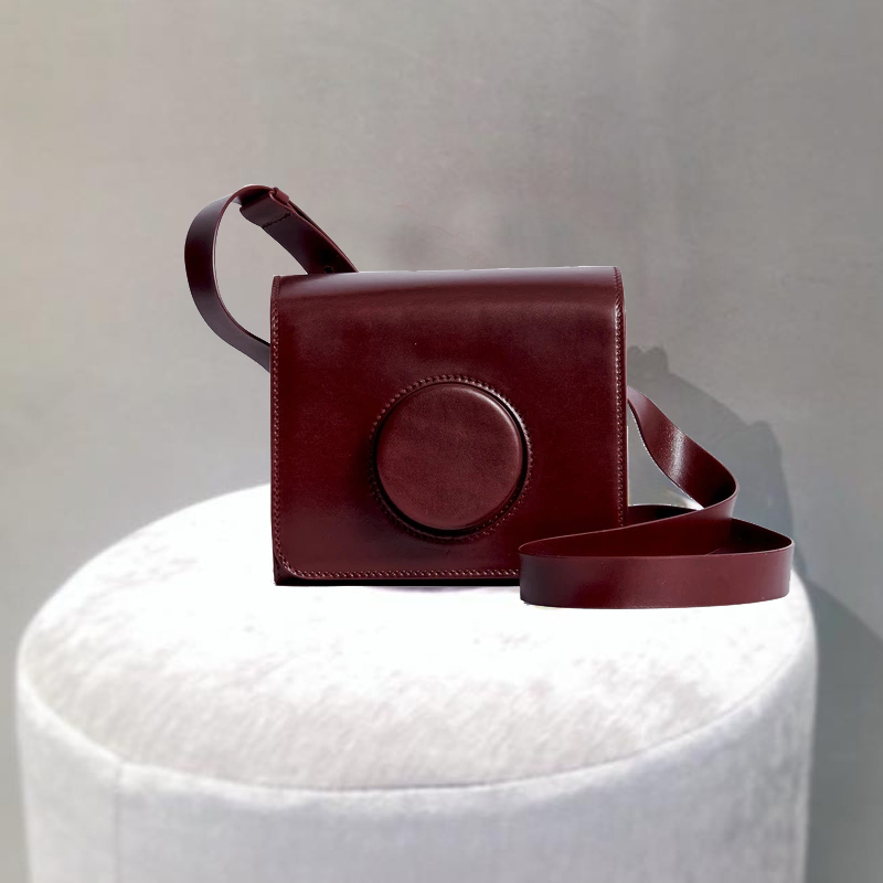 

Camera bag niche minimalist style 2020 new small square bag advanced temperament One Shoulder Messenger Bag ZLH