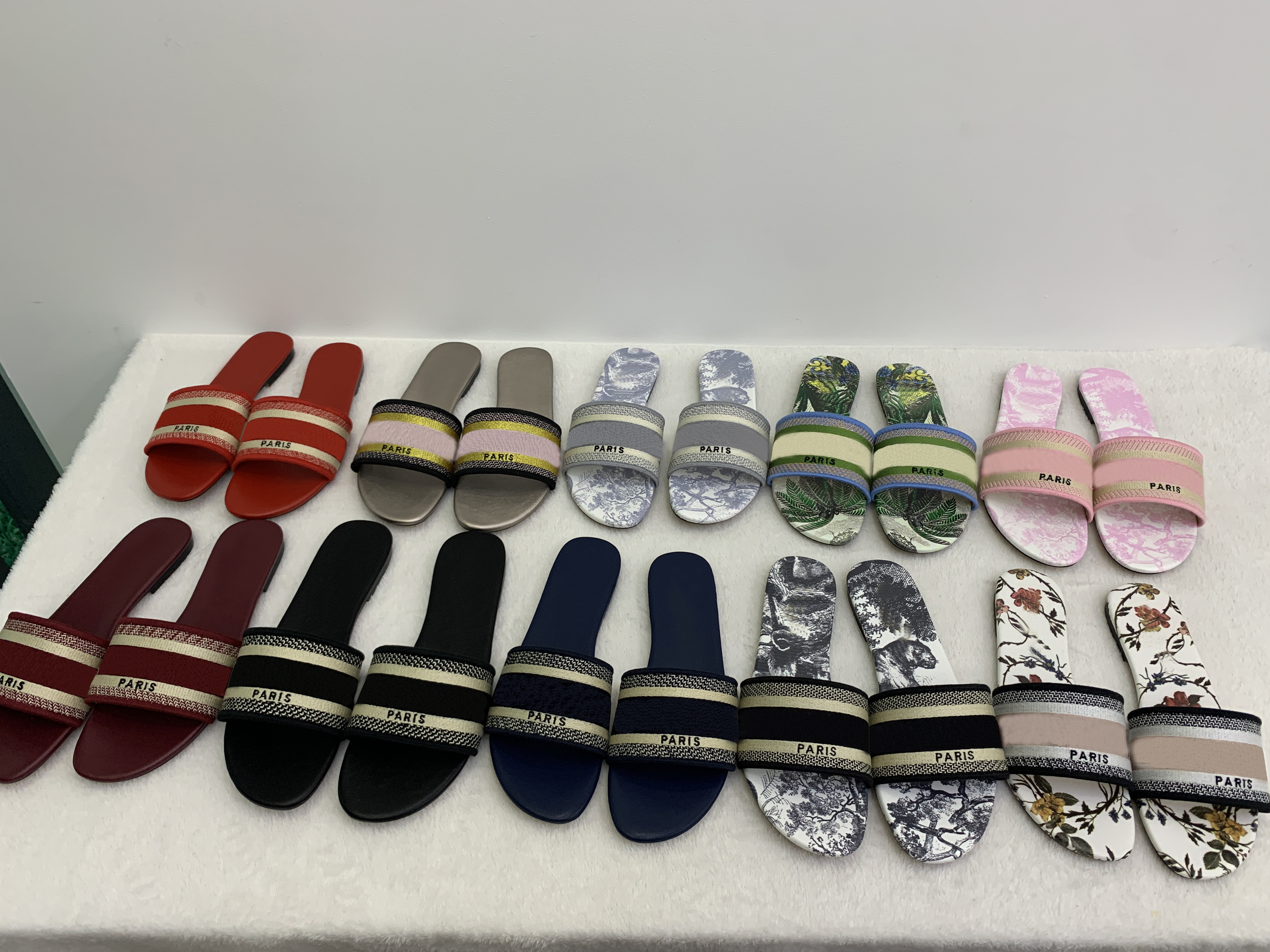 

Paris Womens Slippers Summer Embroidery Sandal Floral Brocade fashion Flip Flops Striped Beach Genuine Leather Dazzle Flowers Slipper 34color with box, As picture 29