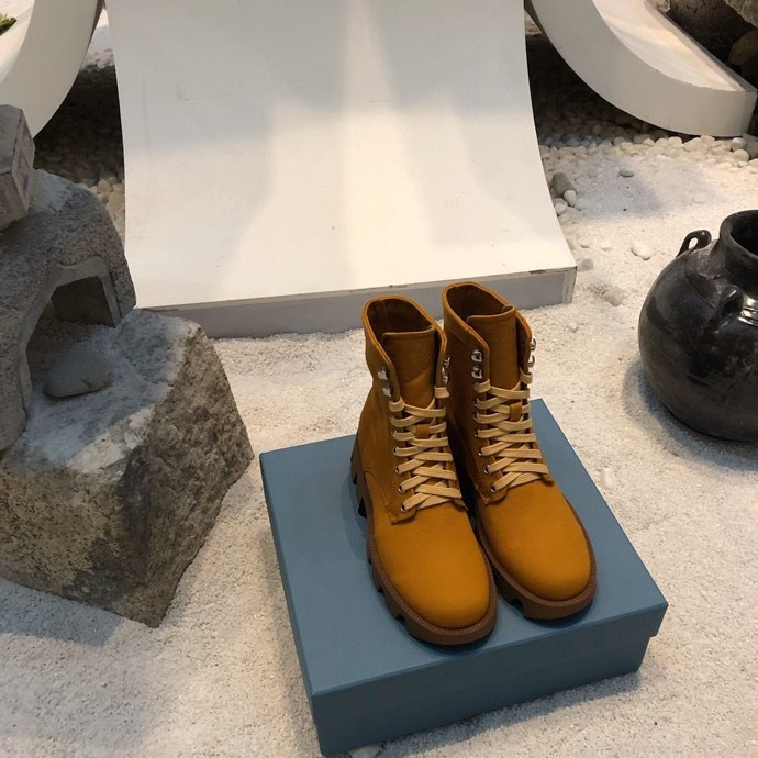 

Australia Women Martin Booties Fahsion Shoes Desert Boots Embroidered Platform Leather Boot Ladies Mid-heel Ankle Boot, 01