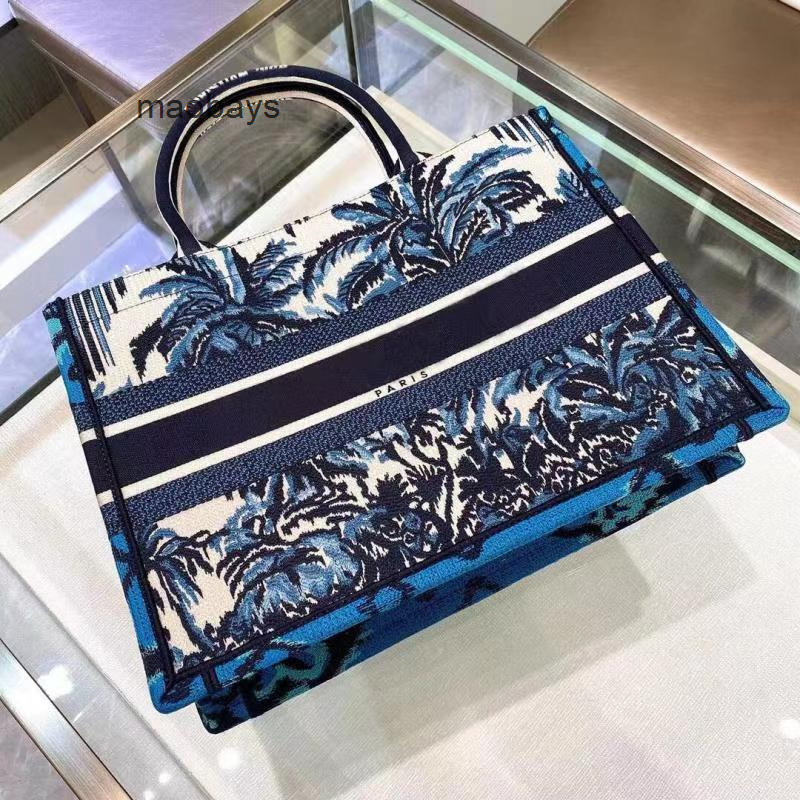 

christian Designer Handbags Luxurys Handbags Cristi Women Tote Bag s 2022 Fashion High Quality Large Capacity Embroidery Craft Support